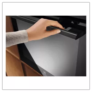 Electrolux ugradna rerna EOX8P38WH-2