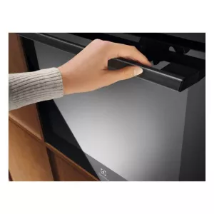 Electrolux ugradna rerna LOC9P3XZ-2