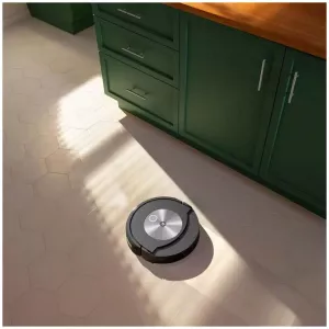 iRobot usisivač i brisač Combo j7 (c7158)
